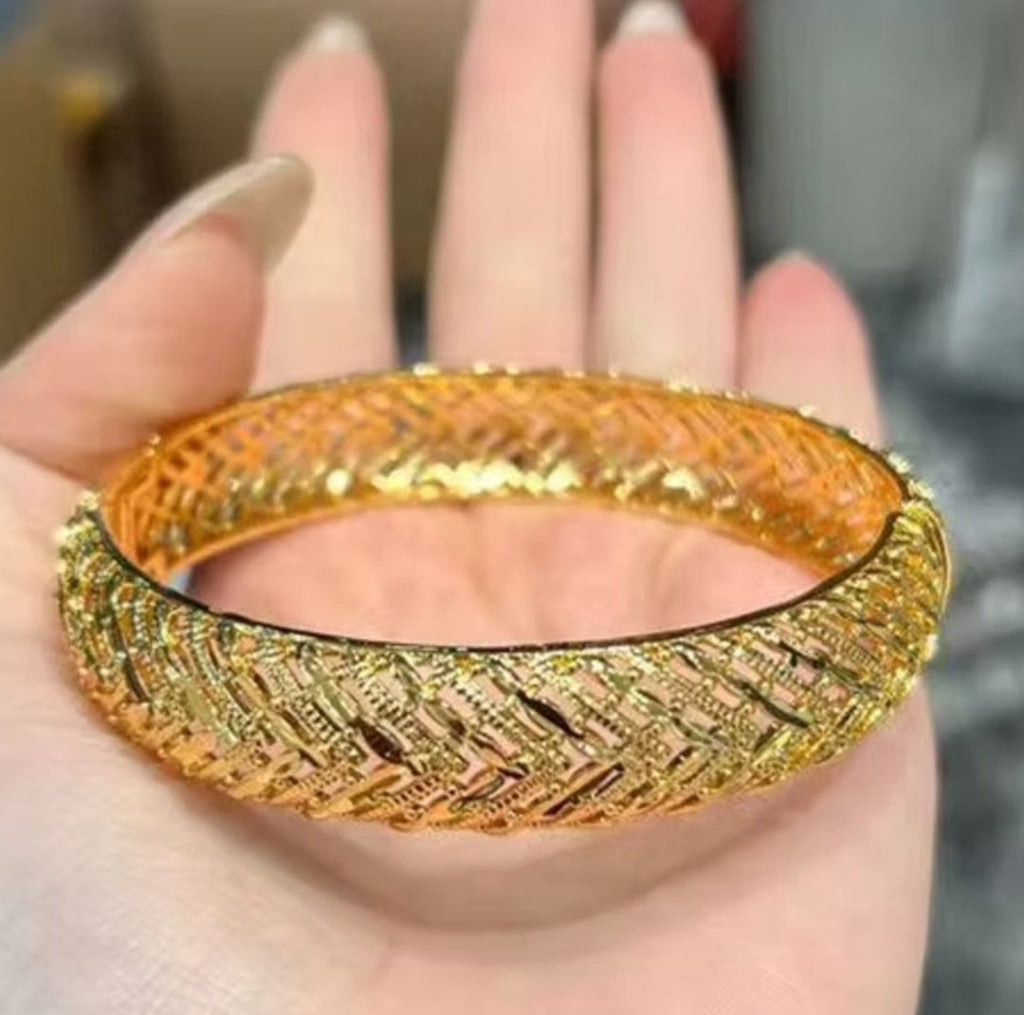 Stunning Gold Plated Bangle